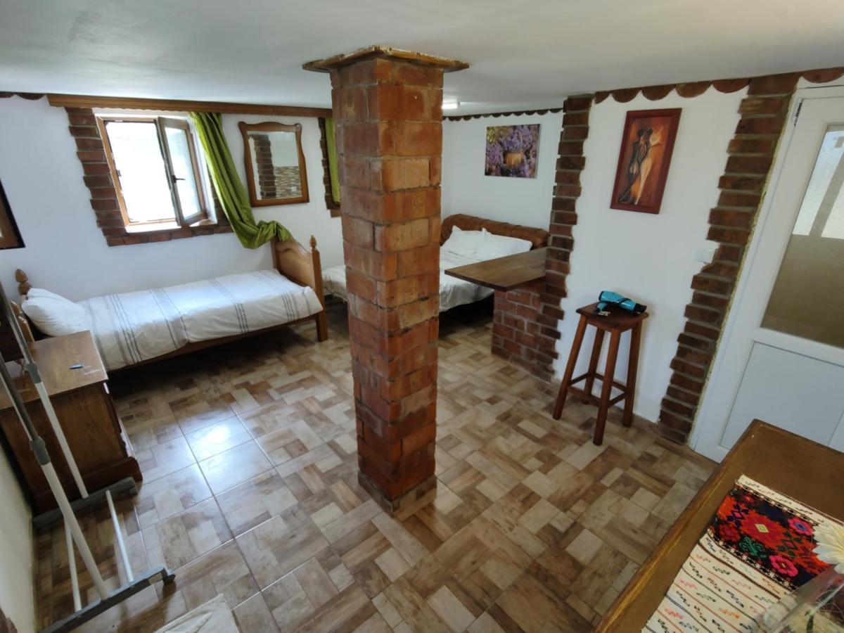 Отель La Tataia Zahei Dragus Экстерьер фото