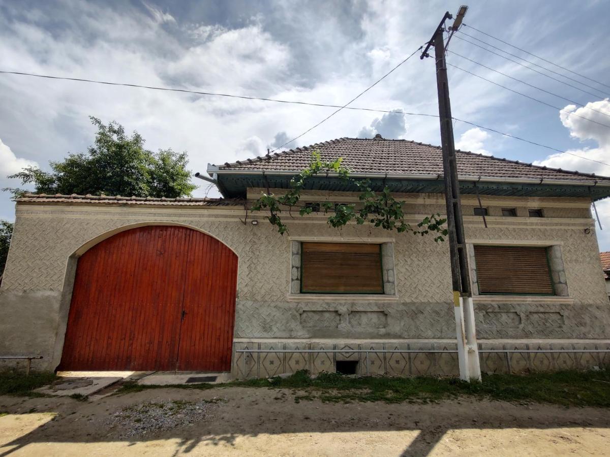 Отель La Tataia Zahei Dragus Экстерьер фото