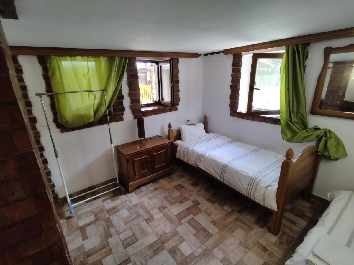 Отель La Tataia Zahei Dragus Экстерьер фото